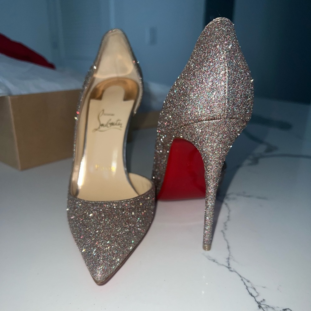 Christian Louboutin Iriza 100 Gold Glitter Pumps Never Worn